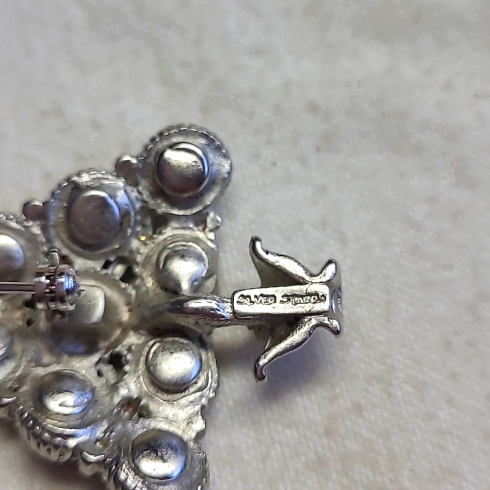 Silver Starr Christmas Tree Pin - Picture 2 of 3